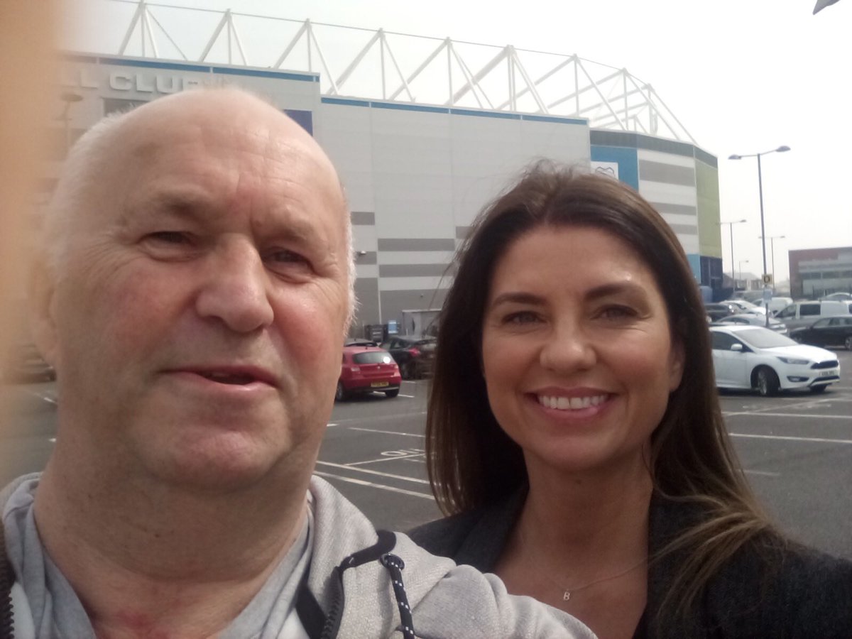 Just met the gorgeous Bianca Westwood from ⁦<a href="/SkySportsNews/">Sky Sports News</a>⁩ ⁦<a href="/CardiffCityFC/">Cardiff City FC</a>⁩ nice to meet you and thanks for the photo ⁦<a href="/beewestwood/">Bianca Westwood</a>⁩