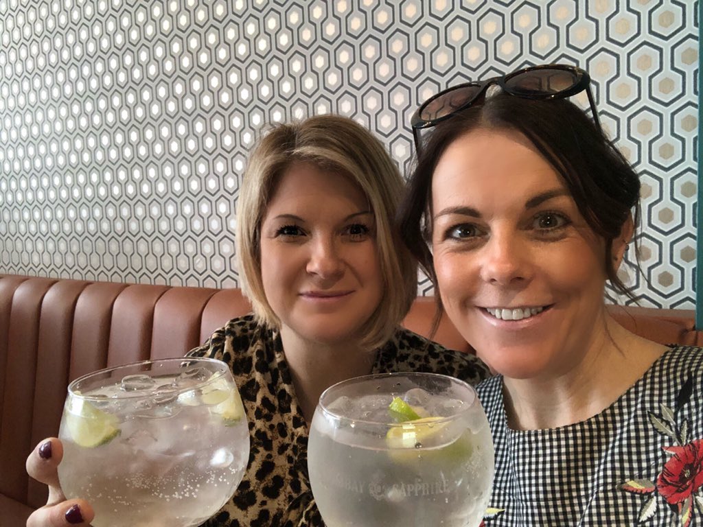 delaney16simone's tweet photo. Lunchtime tipple🍸thanks @OscarsCowbridge https://t.co/M70MiwQjkj