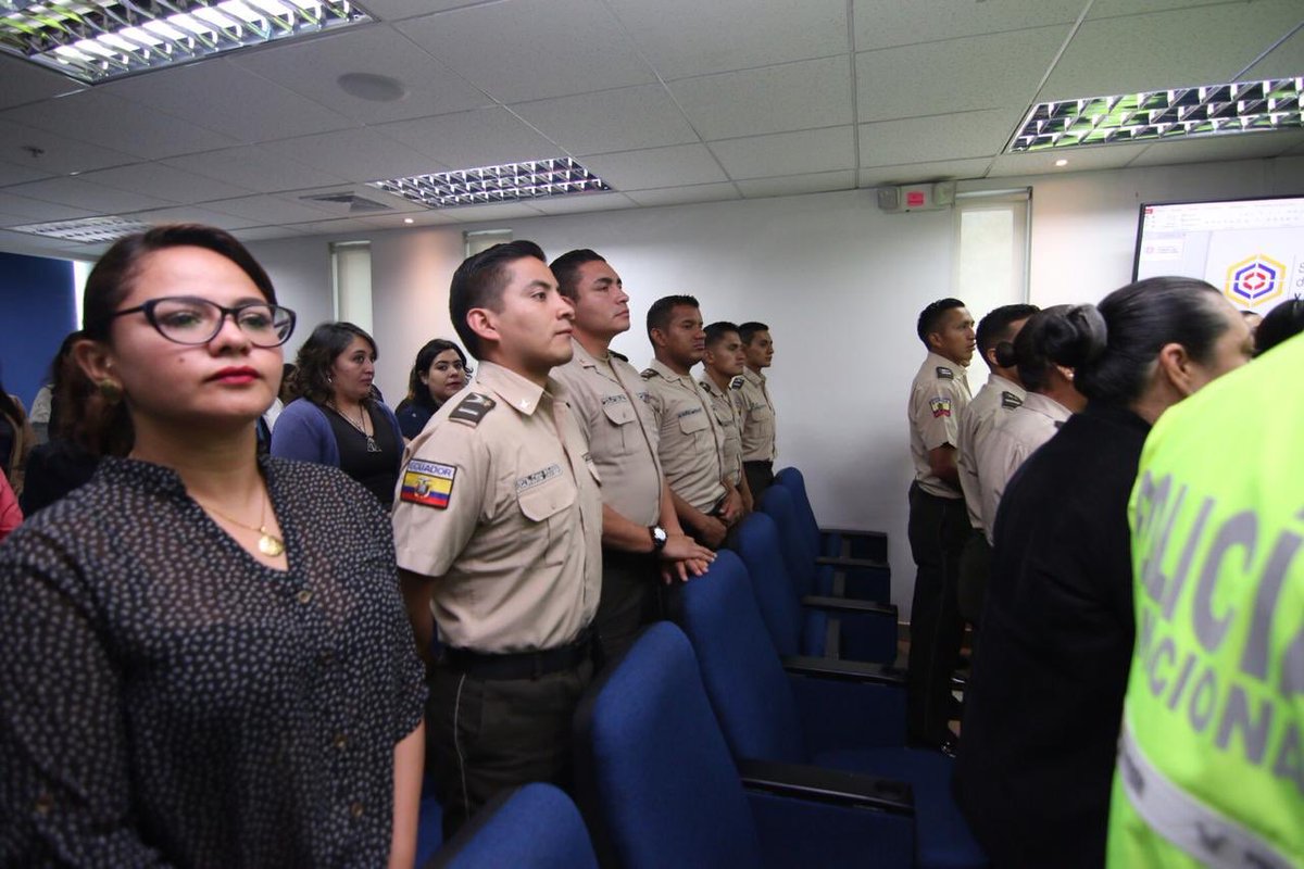 AHORA | Inicia inauguración del “Plan de Capacitación Especializada 2019” del Servicio de Medicina Legal y Ciencias Forenses, <a href="/ForensesEC/">Servicio Nacional de Medicina Legal y Forense</a>, en el cual la Fiscal General del Estado, <a href="/DianaSalazarM2/">D Salazar</a>, expondrá sobre "La importancia de la prueba en la investigación fiscal".