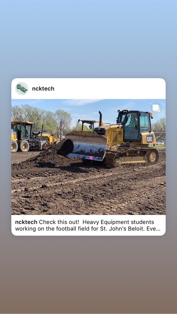 NCK_Tech_IT's tweet photo. All of our programs have value and are easily applied to #everyday needs here @ncktech! We’re not just about the #tech, we get dirty, too.

#work #workhard #playhard #tractor #together #greattime #college #collegelife #ncktech #dirt #learning https://t.co/XDsyVJMWgs