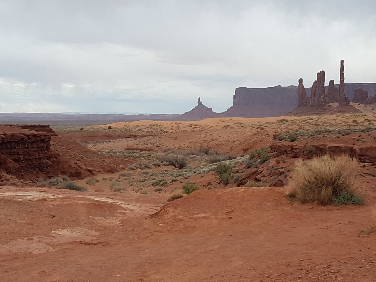 camundson1's tweet photo. An incredible afternoon at #MonumentValley with the towering sandstone buttes and different rock formations! Our guide helped us explore more of the area and learn more about the Navajo people. https://t.co/vHcbh2StoB