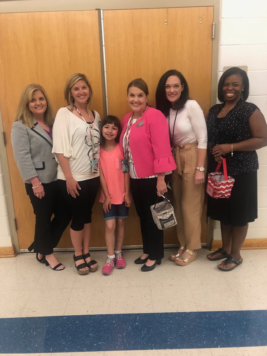 kelmac1029's tweet photo. Super proud of Ginny-Kate for being our first millionaire in first grade! #Readersareleaders #Painepride #Trussvillelearns ⁦@LothspeichLisa⁩ ⁦@DonnaBrumlow⁩ ⁦@cfinkley_⁩ https://t.co/h7flJGGjBm