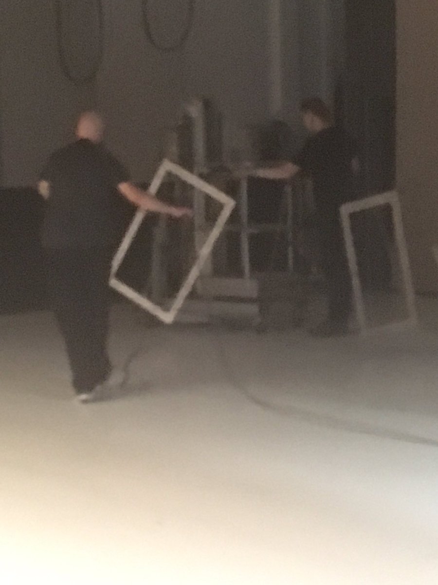 meervaart's tweet photo. Er wordt hard gewerkt aan het festival dat vanavond start en het hele weekend plaatsvinden @meervaart @NieuwWest 70 groepen 850 kinderen en jongeren presenteren hun kunst en cultuur. https://t.co/HF4Zg8kAZN