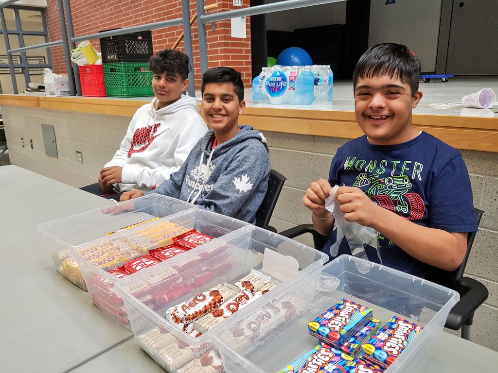 The Snack Shack is open! We're so grateful for this opportunity and are looking forward to using our skills to support our school today at our #EarthDay dance!  #SeeTheAbility <a href="/BerylFordPS/">Beryl Ford PS</a>