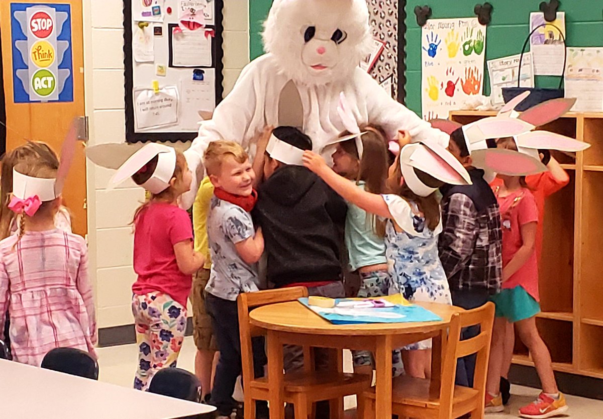aewfaulkenberry's tweet photo. The Easter bunny hopped on by @bpscubs. https://t.co/CGJFSl5f4s