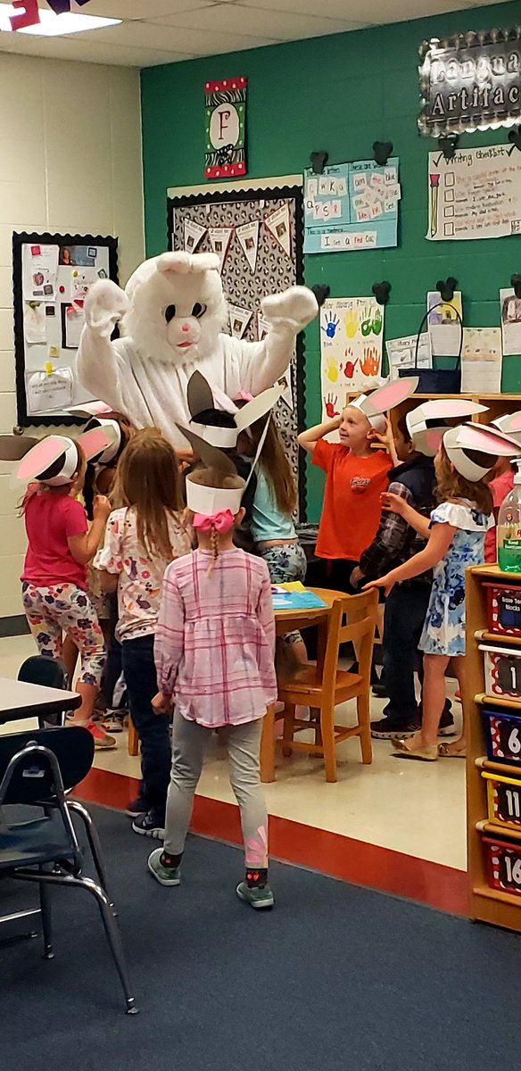 aewfaulkenberry's tweet photo. The Easter bunny hopped on by @bpscubs. https://t.co/CGJFSl5f4s