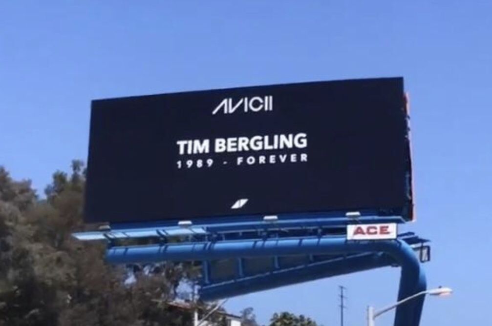 Dancing Astronaut tweet media