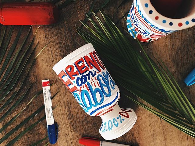 sharpievn's tweet image. Diy Mug với bút sơn dầu Sharpie 
#sharpie #sharpiemug #sharpievn