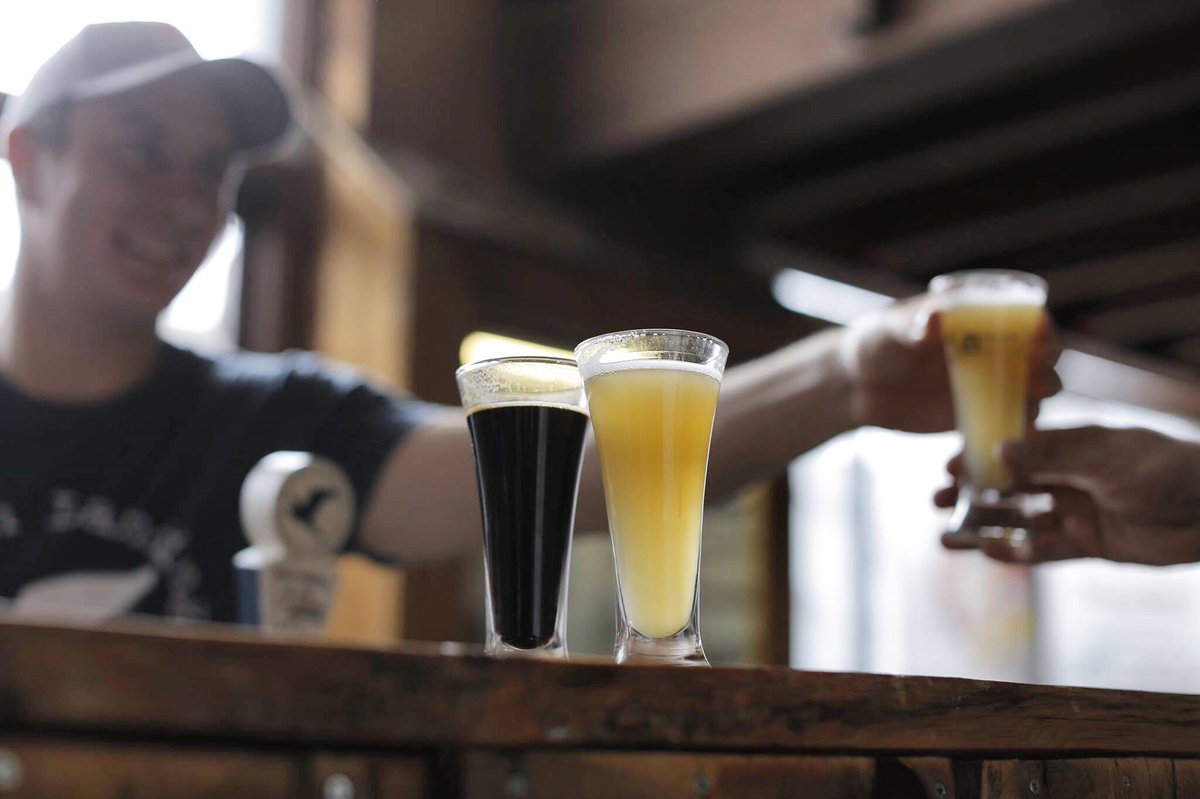 TAPNYFest's tweet photo. Who else wishes they could fast forward to next weekend? Next Saturday &amp; Sunday we will be kicking off our 22nd annual TAP NY Craft Beer &amp; Food Festival! Get your tickets online in advance and expect to find well over 400+ delicious brews to taste from.
https://t.co/w36xWVeO8x https://t.co/xfIx6UgCbC