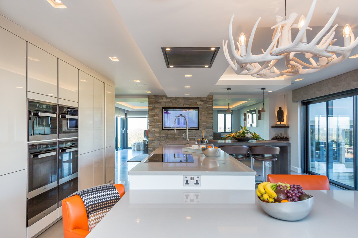 SF_Kitchens's tweet photo. It was great to work with @carlfogarty and @michaelafogarty to create their dream kitchen. What a stunning space! In magazines soon! #StuartFrazer #leadingtheway #noseriousalternative https://t.co/lU1OncmrIT