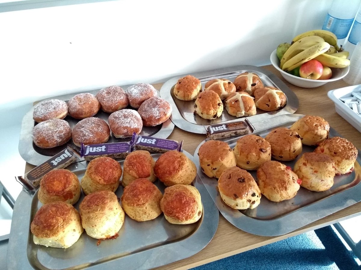 jes_adams5's tweet photo. Can we just take a minute to appreciate the size of @swhcstnโs scones?! ๐ฉ๐ฏ #OnlyInDevon #SWOSFAworkshop https://t.co/LgRww2s94m