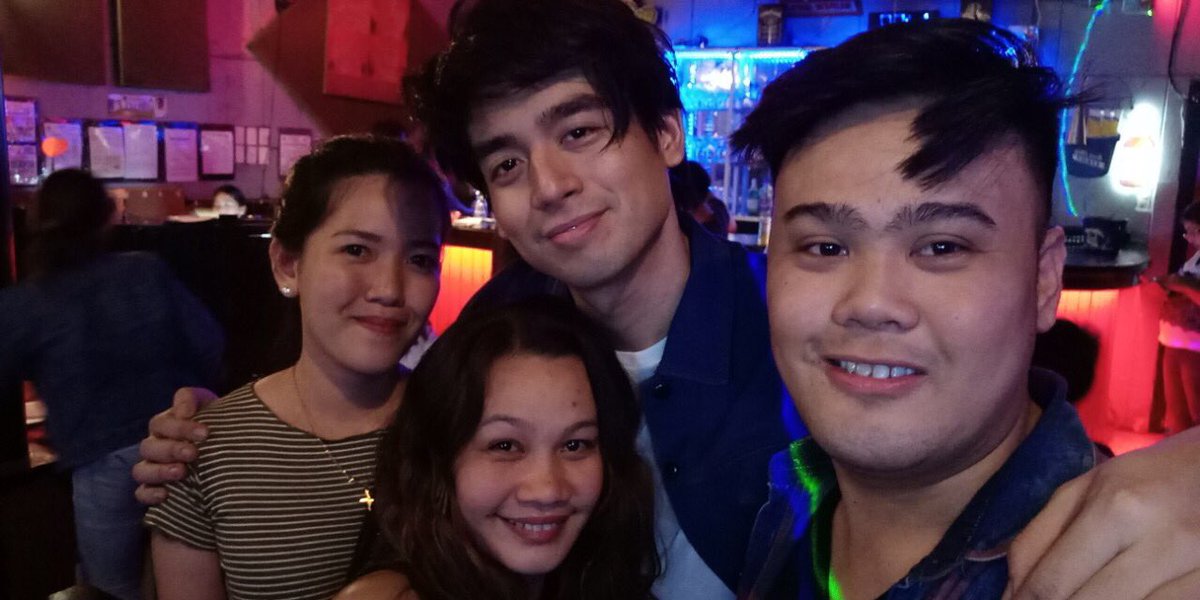 iimikay's tweet image. umuwi ako Manila dahil sa single launch nang #Tanong without telling anyone except @mrtnvpm and @jellsdianaaa.. i just came back from HK few days before kaya i was thinking pano schedule ko, eh 1 day off per week lng kmi. so i asked my colleagues na ipag duty nila ako 2 days.