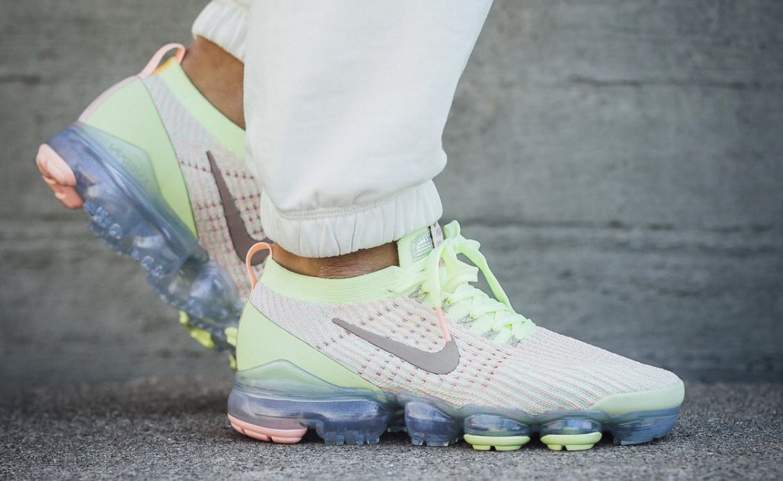 pink vapormax champs