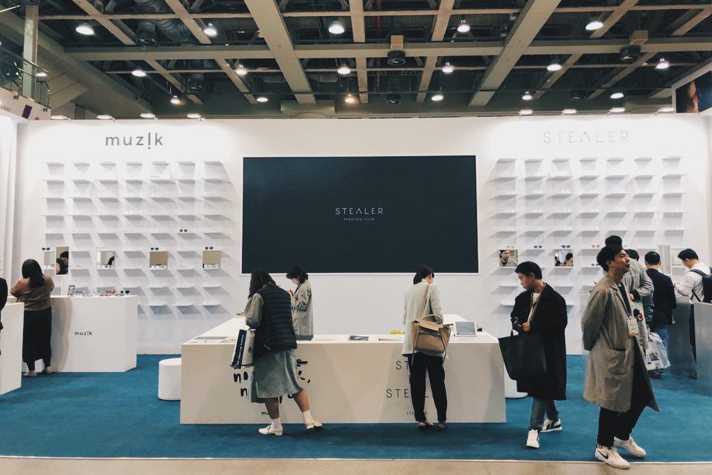 silmoparis's tweet photo. 🌍 Les équipes du Silmo Paris sont actuellement au #DIOPS en Corée du Sud, qui se tient jusqu'au 19 avril. 🇰🇷  

🌍 Silmo Paris' teams are currently at the DIOPS in #SouthKorea, until April 19th. 🇰🇷

#optique #eyewear https://t.co/CyCnUdAi8L