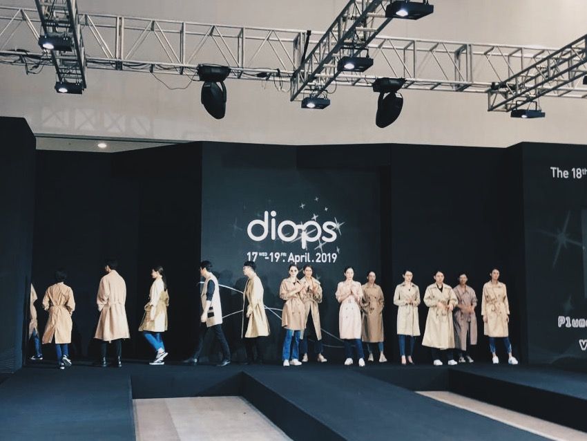 silmoparis's tweet photo. 🌍 Les équipes du Silmo Paris sont actuellement au #DIOPS en Corée du Sud, qui se tient jusqu'au 19 avril. 🇰🇷  

🌍 Silmo Paris' teams are currently at the DIOPS in #SouthKorea, until April 19th. 🇰🇷

#optique #eyewear https://t.co/CyCnUdAi8L