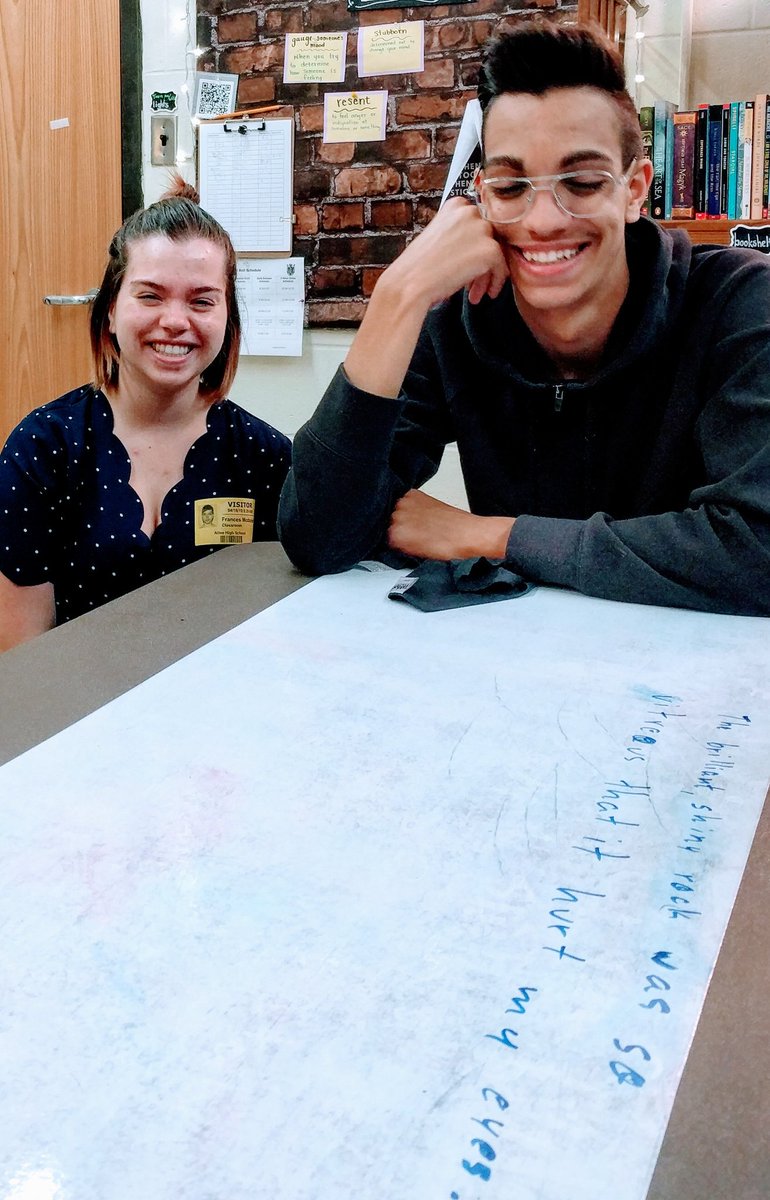 My amazing teacher cadet inspires students to use academic language of Earth Science while creating sentences of common context clues!!! Thx <a href="/HHSHawkMedia/">Hawk Media</a> @CarlinSciAHS!!!#ELL #TESOL #LanguageLearning