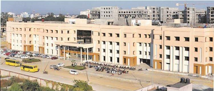 ProgressiveCg's tweet photo. AIIMS Raipur is one of the SIX AIIMS healthcare institutes being established by the Ministry of Health & Family Welfare, Government of India.
#KnowRaipur
#AIIMSRaipur #Education #MedicalEducation #Healthcare #medicaltraining #Raipur #Chhattisgarh https://t.co/7AxLER4bxx