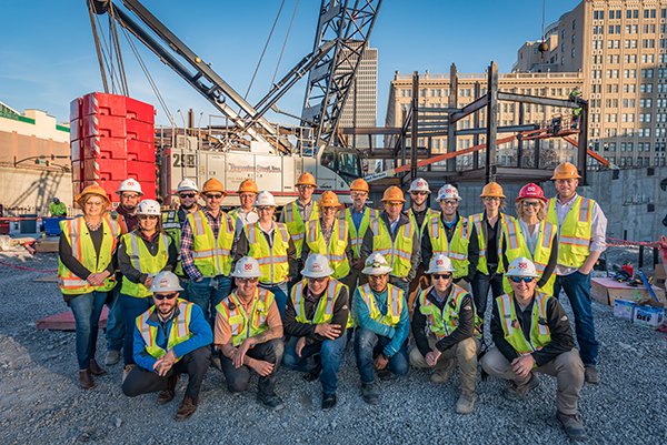 HenselPhelps's tweet photo. With over 100+ cranes in the #Nashville area, we have our boots on the ground in the heart of downtown working on the new U.S. Courthouse. Whether it’s middle of the day, evening, or sunset our project team is helping shape the new Music City.  #builder #construction https://t.co/LQWDZTREOl