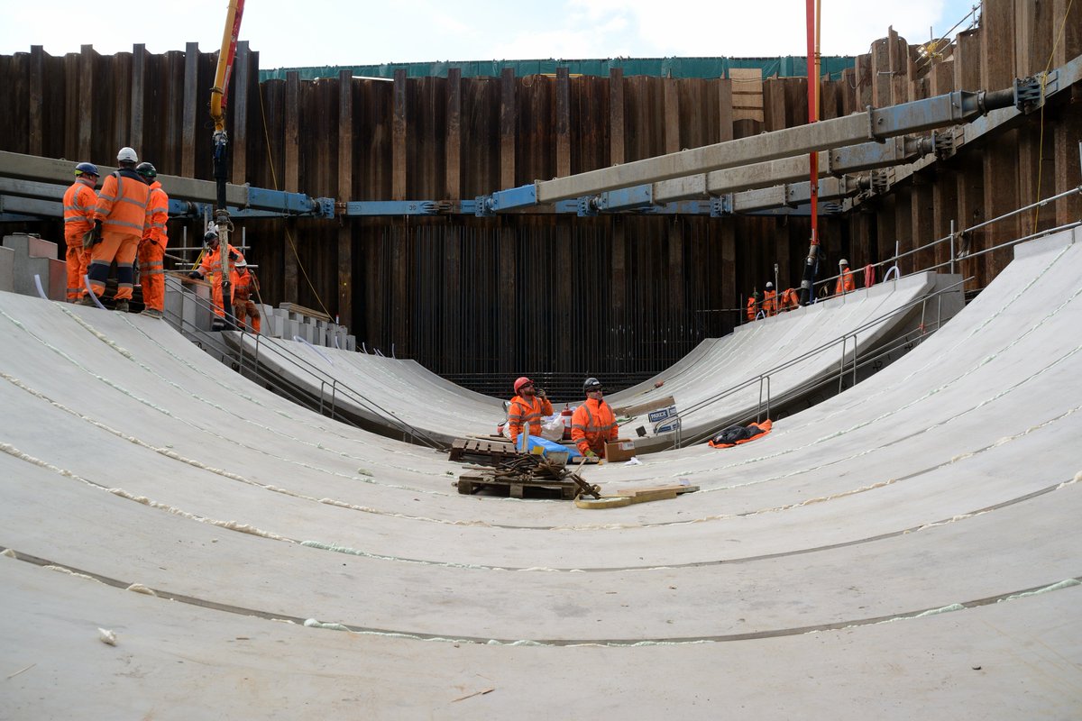 BostonBarrierEA's tweet image. Our biggest #concrete pour yet! Over 520m3 poured on site today by @BAMNuttall and @breedongroup! #CivilEngineering #WhatIsCivilEngineering #TeamEA