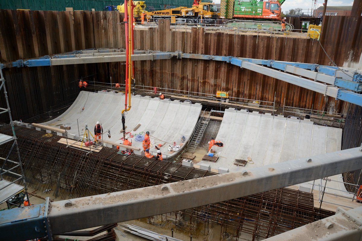 BostonBarrierEA's tweet image. Our biggest #concrete pour yet! Over 520m3 poured on site today by @BAMNuttall and @breedongroup! #CivilEngineering #WhatIsCivilEngineering #TeamEA