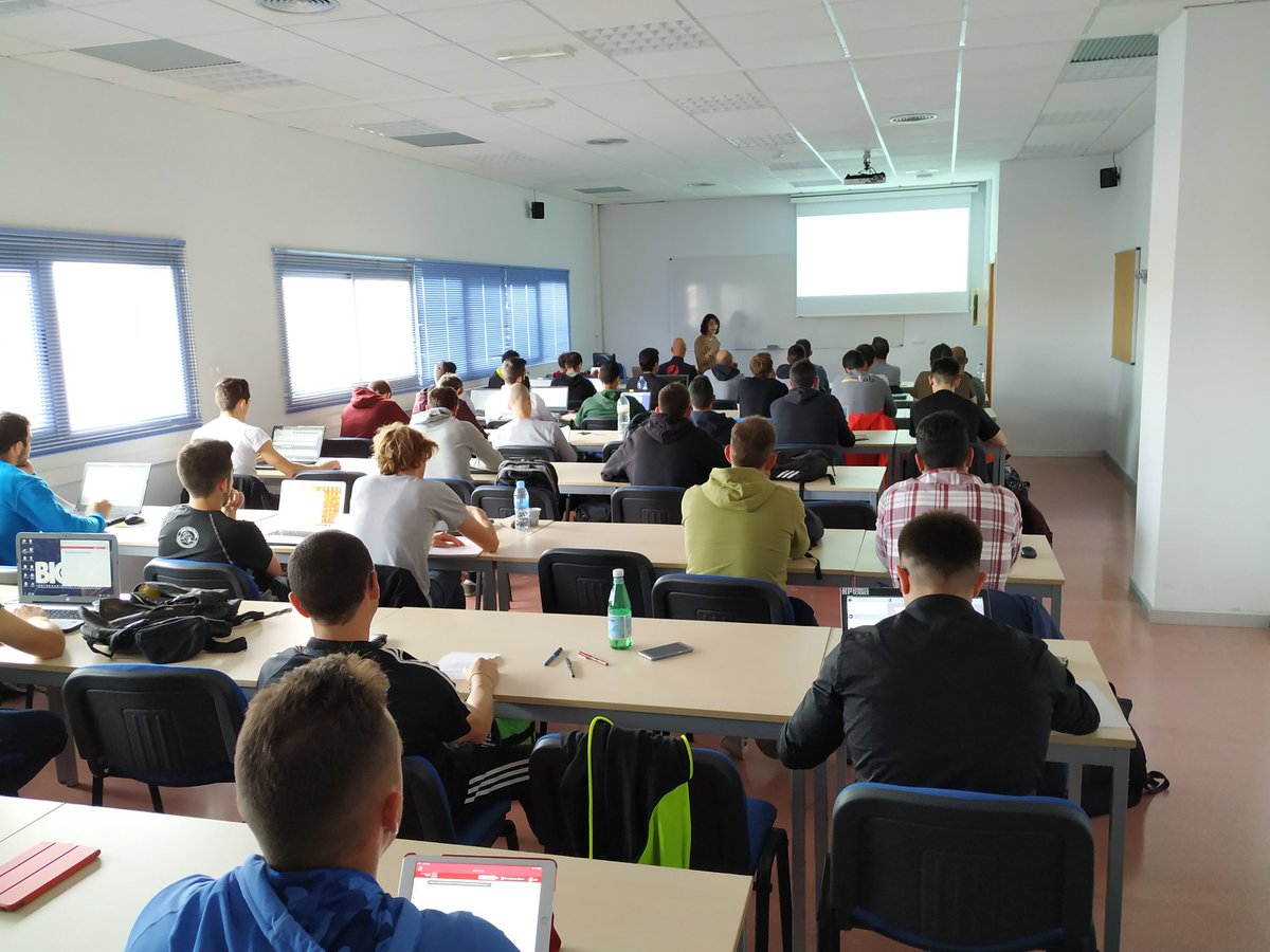 Primeras jornadas de nuestro stage intensivo en el <a href="/MasterARDC/">Máster Alto Rendimiento Deportes Cíclicos (@umu)</a> 2019

Carlos Pérez con los protocolos para valoración de la carrera (VAM y Tiempo Límite)

Elena Saura aborda la interpretación de los resultados de la analítica y las prácticas de alimentación, ergogenia y reposición