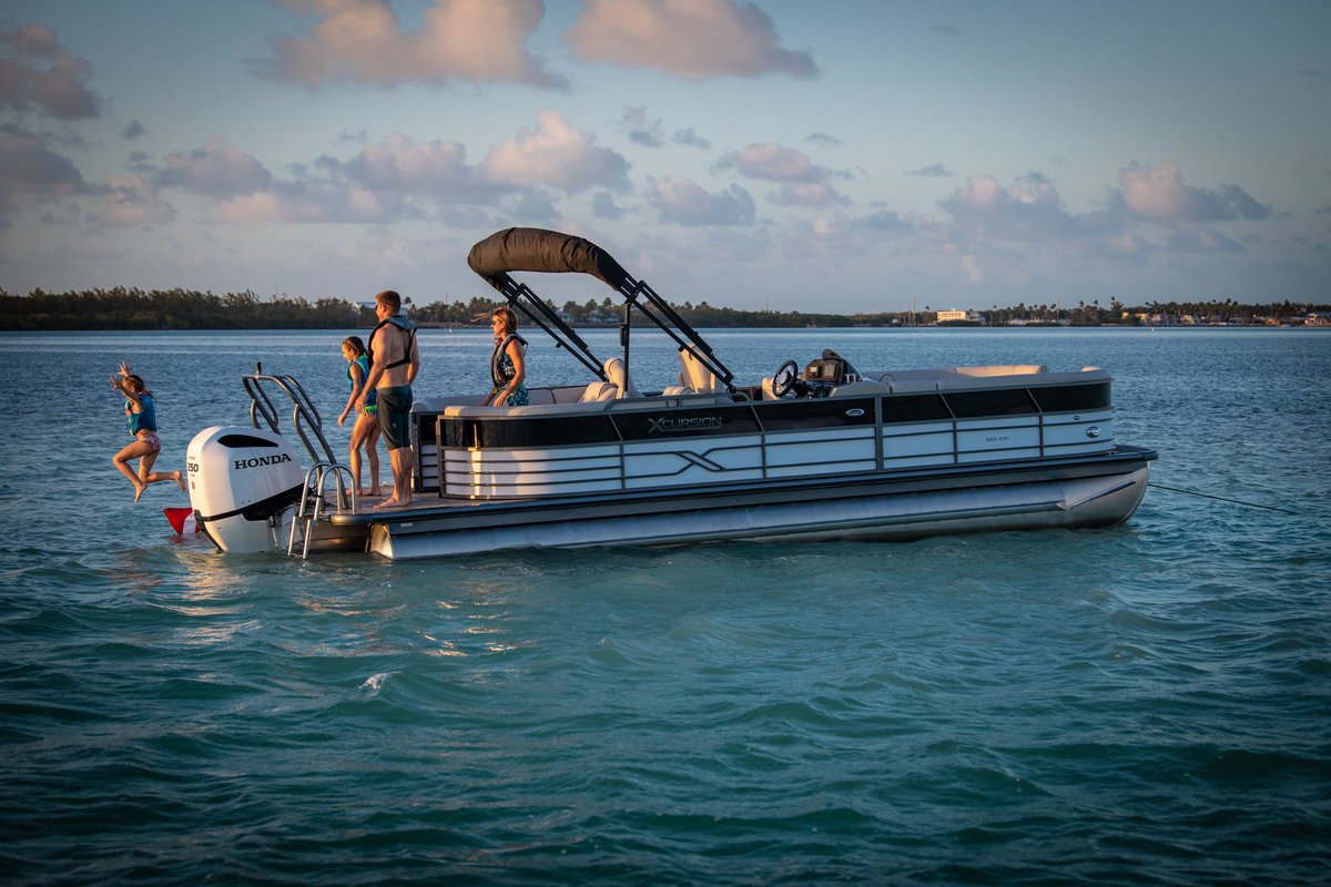 Choose the outboard that allows you to make the most of your break this spring. #HondaMarine
