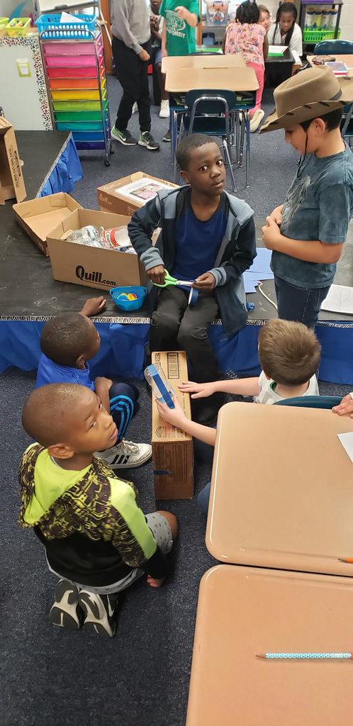 EBESWillis's tweet photo. STEM fun!! Building a robot out of cardboard boxes!! #KidsDeserveIt #stem #daybeforespringbreak @EdwardBestFCS @FCSchoolsNC @FCSHawthorne https://t.co/8gHUROp4v7