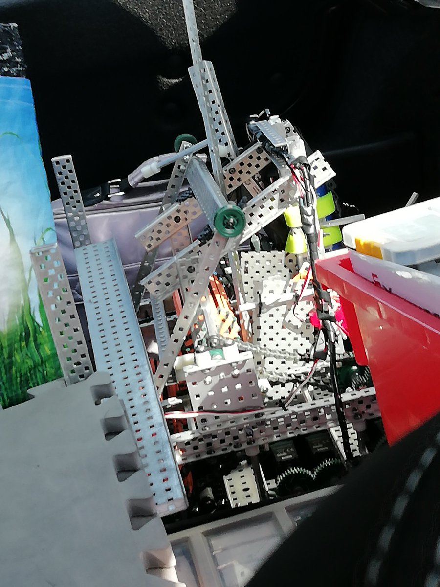 Not long till #VexWorlds got to say today was probably the most work weve done in one day! We hope our efforts pay out #omgrobots #VEXrobotics #VRC #VexWorlds #STEM #RoadToWorlds <a href="/VEXRobotics/">VEX Robotics</a> <a href="/VEXRoboticsUK/">VEX Robotics UK</a> <a href="/JWSRobotics/">3116</a>