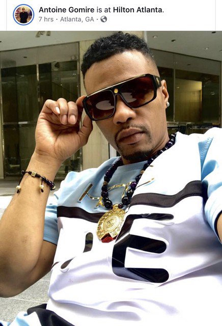 simplyMINOVET's tweet image. Look how far @smokedstones (hubby’s business) has gone. Their pieces made it all the way to #ATL with the great #filmmaker, Antoine Gomire @mrblackspanish #custom set for the owner of #MBSFilms

#handmadejewelry #jewelry #shopblack #shopsmall #like #share SmokedStones.com