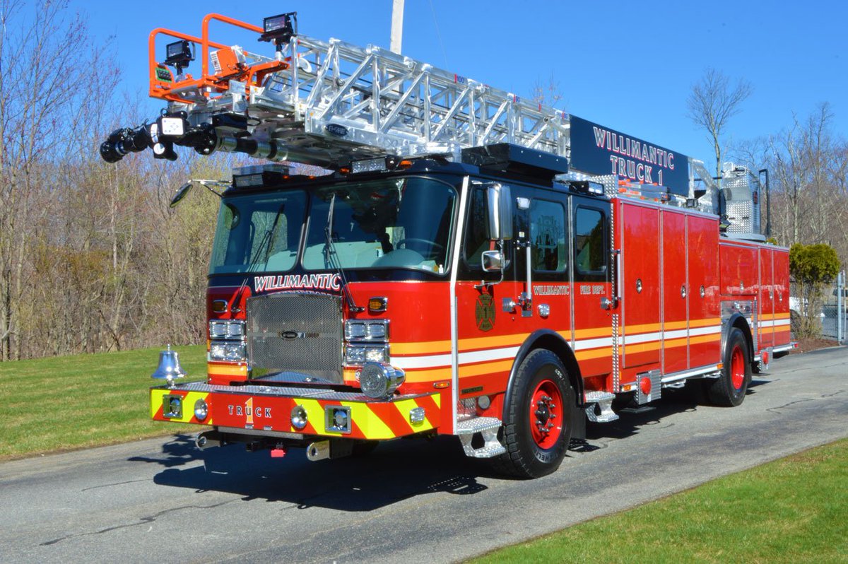 GreenwoodEV's tweet photo. Willimantic’s new TRUCK 1 has been delivered and it’s a beauty! Thank you Chief Scrivener and the Town of Windham, CT for allowing us to provide you with this awesome truck! https://t.co/ti1gnYjySt
#willimanticfire #gevdeliveries #greenwoodev #firetruck
@EONE_FireTrucks https://t.co/fU66bkvMkZ