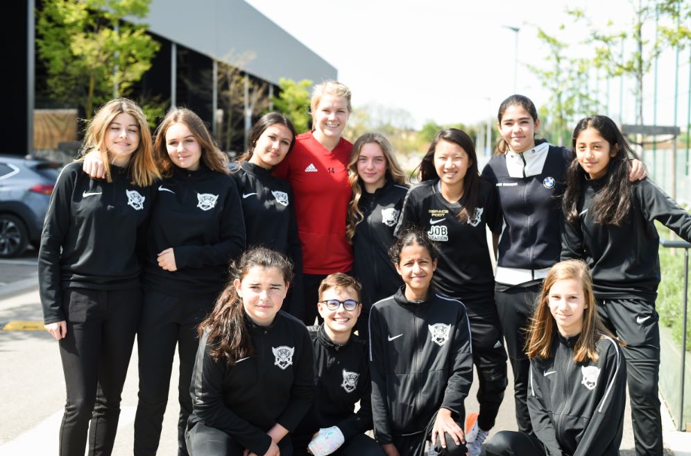 ol__lyonnes's tweet photo. Les joueuses de Caluire ont eu la chance d'assister à la séance et de rencontrer nos joueuses ce matin grâce à @JobstationFR ! 💪 https://t.co/z22nifsPUc
