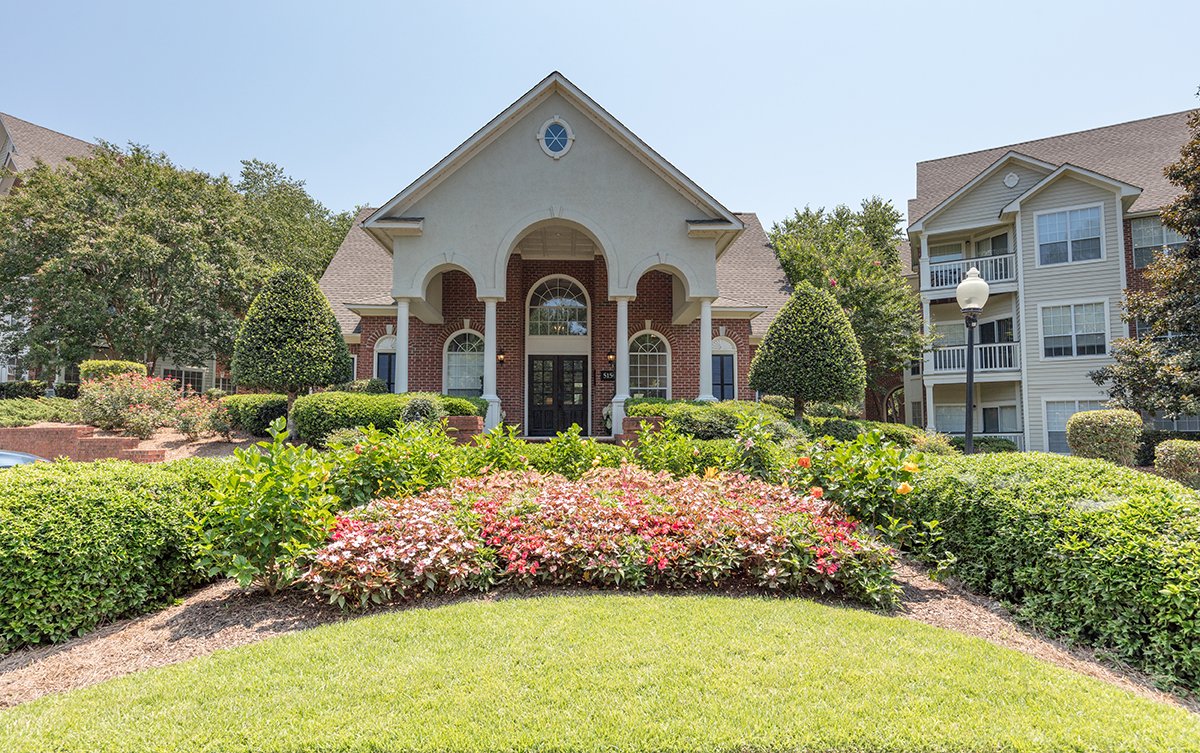 EstatesandCo's tweet photo. Moving to Columbia this spring? Stop by for a tour of 42 Magnolia this week. We know you’ll love their convenient Forest Acres location and all of the amenities that they have to offer their residents. #estatesandco #42magnolia #columbiasc https://t.co/hdMcllxoLs