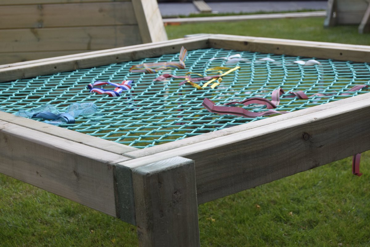 WoodbeCreate's tweet photo. Weaving table. Lots of fun to be had! #eyfsoutdoors #eyfs #nurseryschool #ToddlerLife https://t.co/CZDUXXtoM6