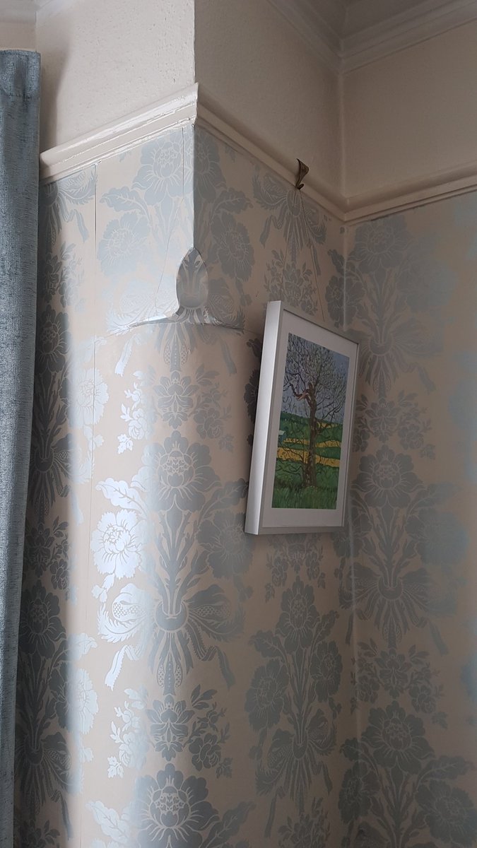 iaincherrie's tweet photo. Anyone know the best way to tackle these horrible corner features @decoratorsforum #decorating #decoratorsforum #decorators #painting #construction #decor #plastering #cheshire #chorlton #manchester #wallpaper #qualitydecorating https://t.co/9qnXzD8w28