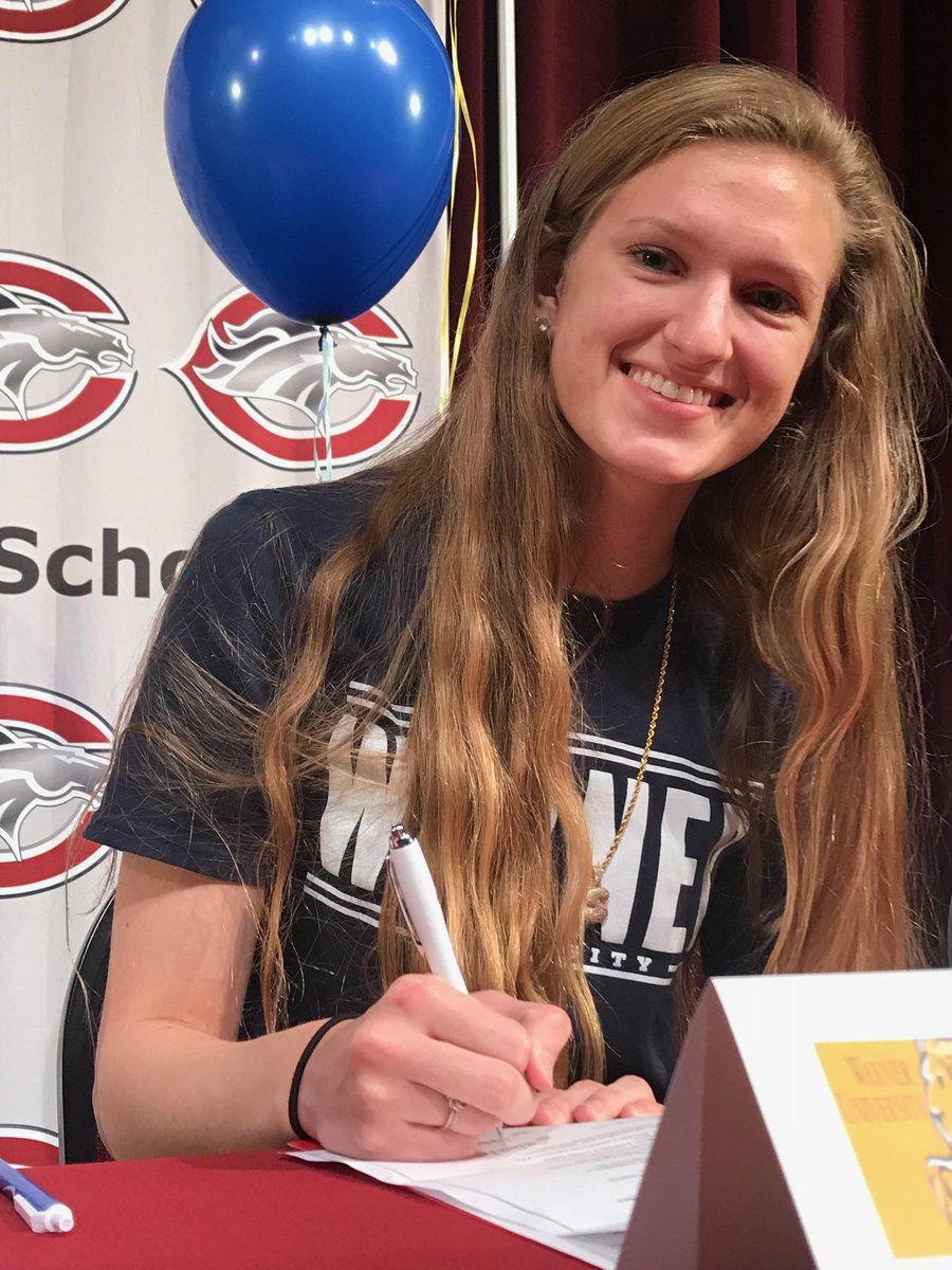 Congrats to Shelby Gard on her commitment to continue her academic/athletic career at Warner University. So extremely proud of you. God is faithful.. let your gift make room for you 11

#Fastbreak #Fam #Alumni #Broncos #Royals #Blessed