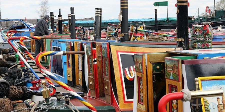 CRTNorthWest's tweet photo. The Annual Easter Boat Gathering is this weekend at the National Waterways Museum, Ellesmere Port! This annual tradition has marked the start of the boating season for the last 41 years! Click here for more details on the 42nd event; https://t.co/uskkVdGlru #Lifesbetterbywater https://t.co/rUfkmxzXce