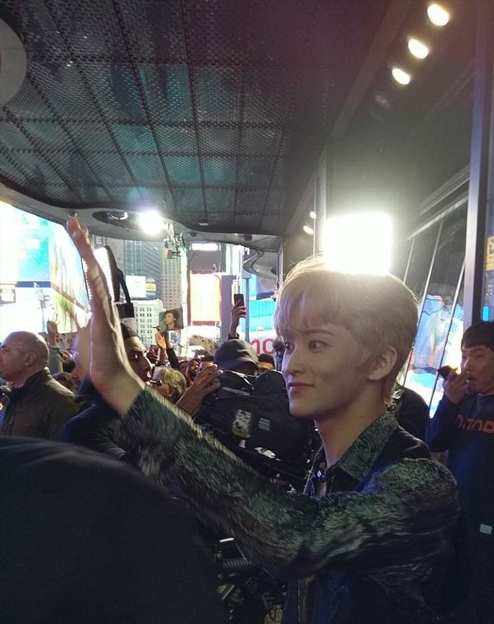 KimRifa6's tweet photo. Kan dia mau tos sama aku kan karna terlalu jauh
Maaf bang maaf kan adek yang jauh dari jangkauan Abang, tenang aja Abang selalu dihati adek🤗🤗🤗🤗🤣🤣🤣🤣
#NCT127onGMA
#WE_ARE_SUPERHUMAN
#NCT127_SUPERHUMAN
#NCT127
#NCTzen
#NCT127_TO_THE_WORLD
#NCT127inUSA
#MarkCapable https://t.co/0fO0VKf9zg