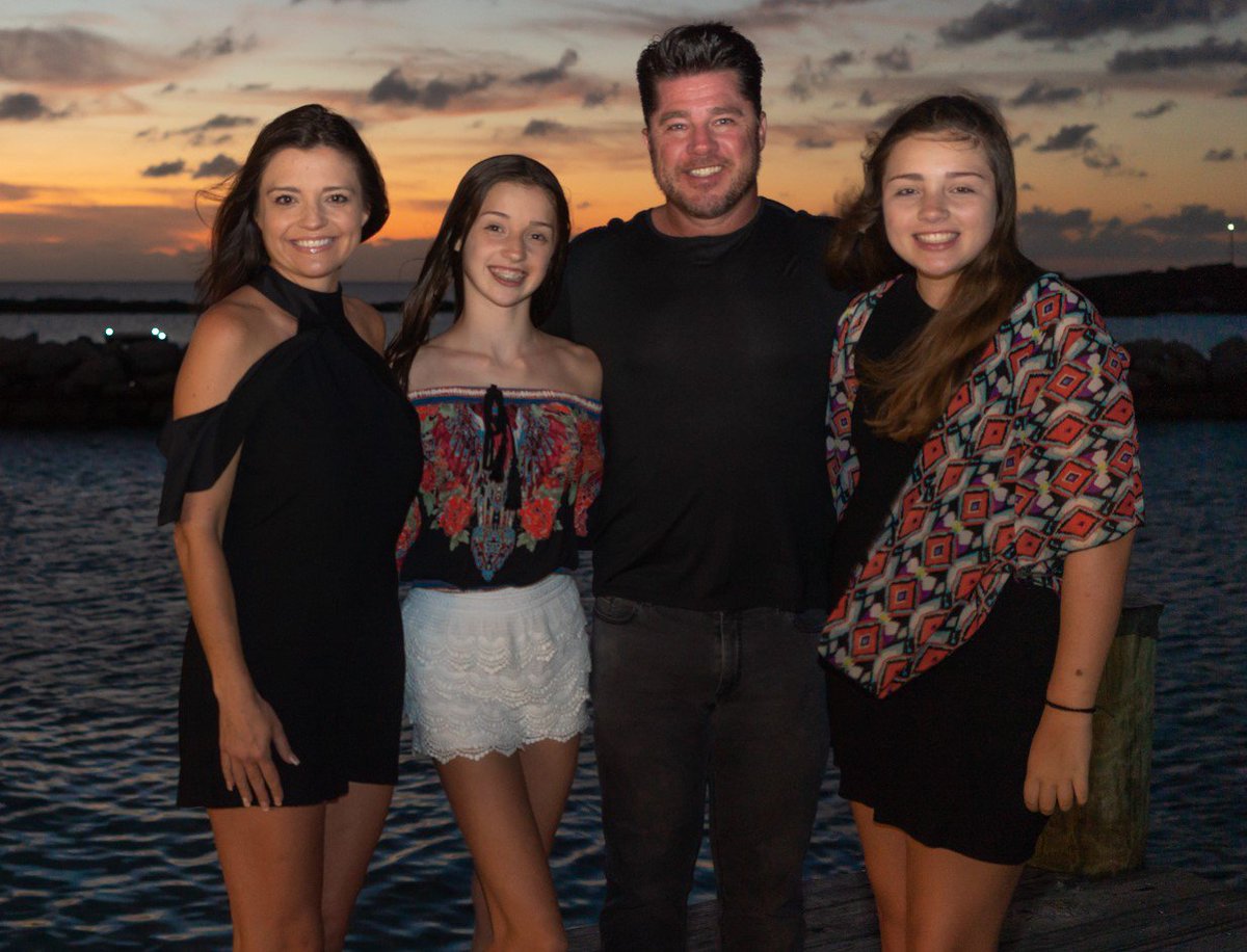SynergyForAll's tweet photo. Synergy Services is proud to announce the Carey and Todd Crossley Family as one of our 2019 Kindest Kansas Citian Honorary Stars. The Honorary Stars are recognized for their amazing contributions to the community. Thank you for all that you do, Crossley Family! #KindKC https://t.co/arRAHAYYvZ
