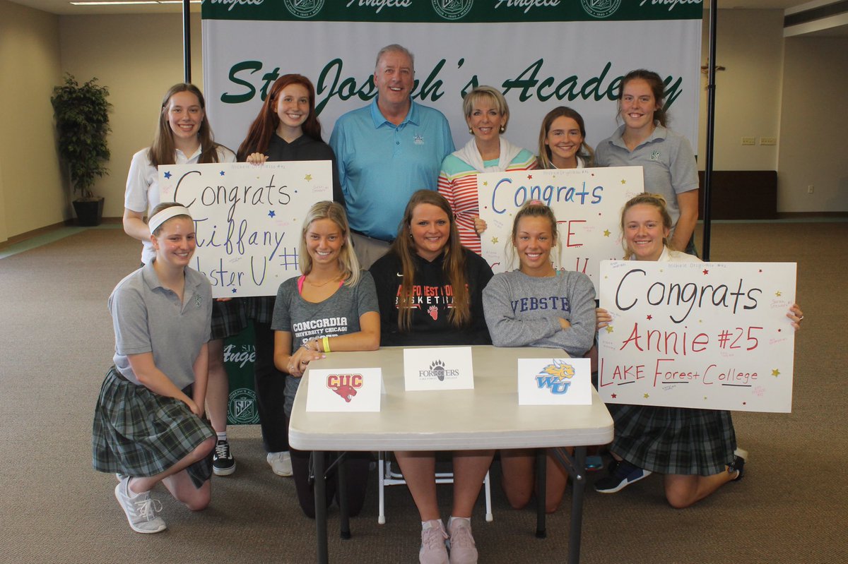 LallyAnnie's tweet photo. Excited to announce my commitment to play basketball at Lake Forest College! Go Foresters! 🏀🖤 @LFC_WBB https://t.co/KnLY8ezdw5