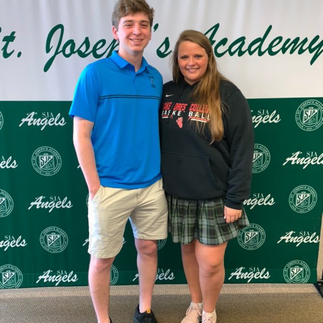 LallyAnnie's tweet photo. Excited to announce my commitment to play basketball at Lake Forest College! Go Foresters! 🏀🖤 @LFC_WBB https://t.co/KnLY8ezdw5