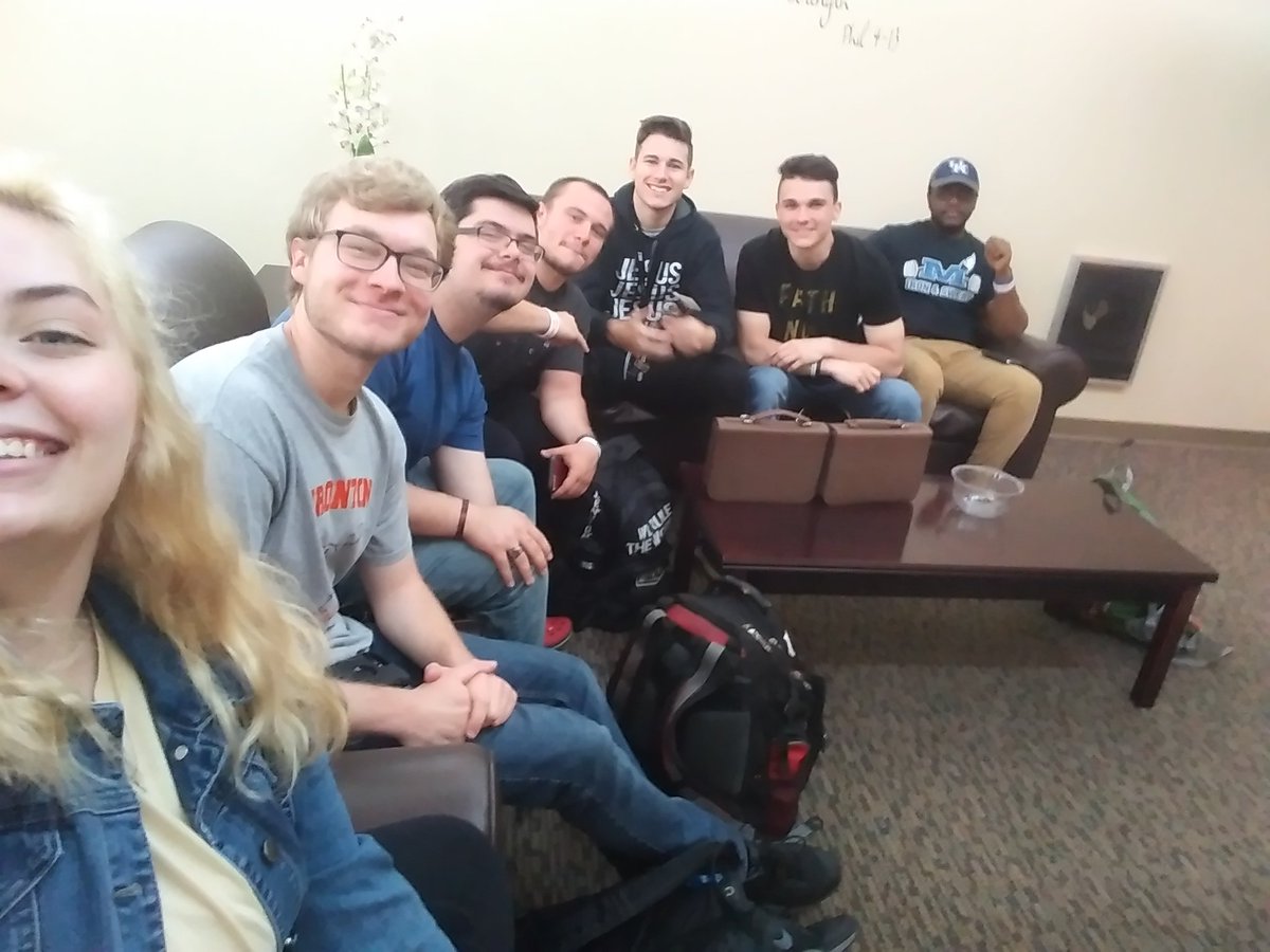 Peyton_Baritone's tweet photo. Getting ready to learn about hospital visits in Intro to Ministry.
#CMM201 https://t.co/Qj7M1WkyaB