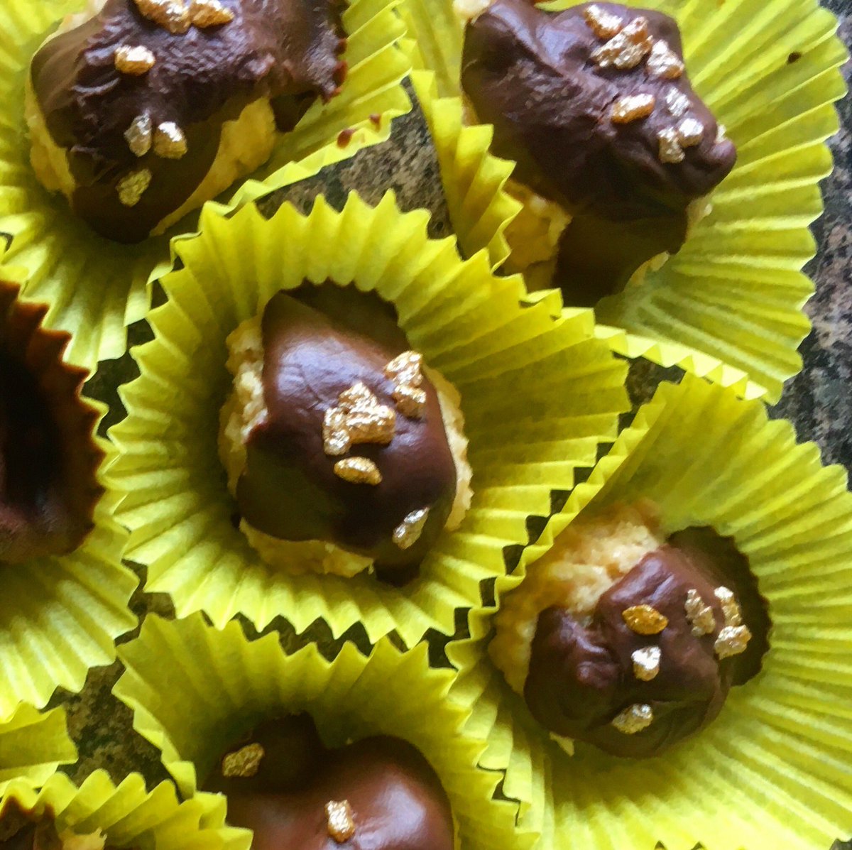 Tablefood_co's tweet image. Afternoon tea treats. #yum #lemoncupcakes #oreotruffles #cakewaffles #inclusivefood #goodfoodbringspeopletogether #afternoontreats #table #nifood #outsidecatering #madetoorder #belfast #northernireland #belfasthour
