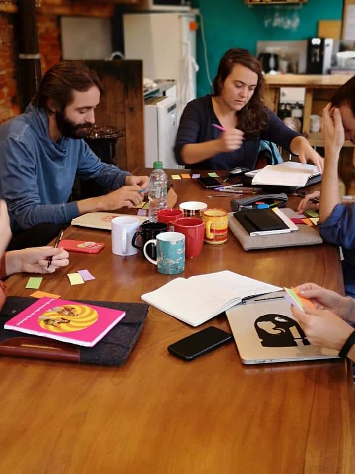 storygraphes's tweet image. 📍 DERNIERS JOURS ! Vous avez un projet d’écriture nouveaux médias, 1 oeuvre fraîchement sortie ou dont la sortie est imminente ? Alors la résidence et l&apos;appel à projet du festival devraient vous intéresser ! Il est encore temps de répondre ! 
lesstorygraphes.com