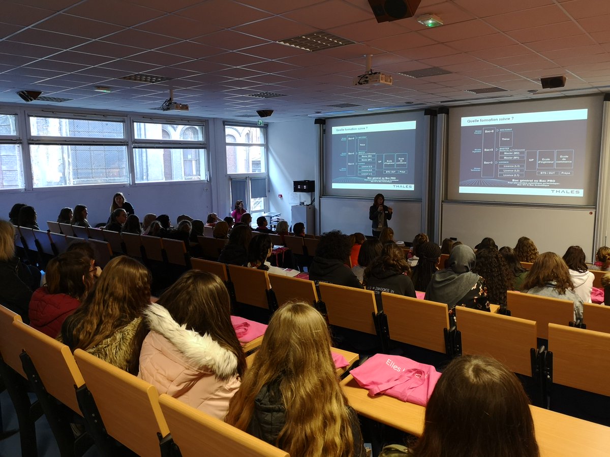 ThalesCareers's tweet photo. Le 4 avril s'est tenu l'événement Elles Innovent pour le Numérique à @isenlille et @ESMEsudria. Les jeunes-filles ont eu l'occasion de pratiquer le #coding la #cryptographie et découvrir la #cybersécurité l'#IA et l'IoT et rencontrer nos nombreuses marraines 👭@ellesbougent https://t.co/TDUcI0krJ8
