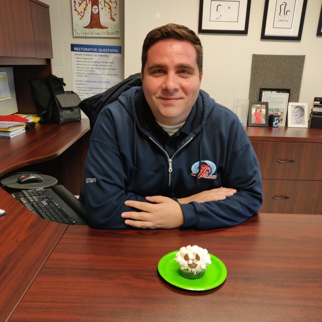 MsSultana6's tweet photo. After some hard work, everyone deserves a break!  Enjoying the fruits of our labour!! @FFMcGinnCES  #delish https://t.co/fdkrMn5OFh