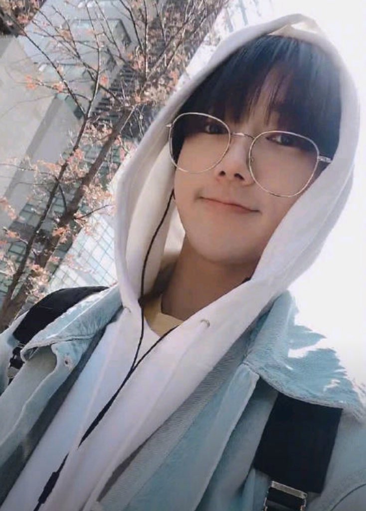 wuli_chu_baby's tweet photo. #예성아_넌_나의_봄 #BecauseWeLoveYesung
@shfly3424 
@SJofficial 
鸟儿愿为一朵云，云儿愿为一只鸟，而我愿为你。 https://t.co/PIFMWUPi2z