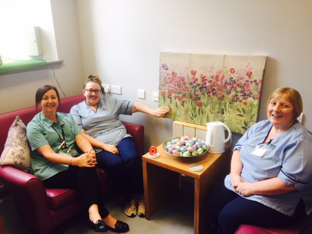 NHSG_QIATeam's tweet photo. Loving the relaxing quiet atmosphere at the new staff room in Ward 303, thank you Fiona Weir @AbdnGeriatrics https://t.co/8PHPtOVSSt