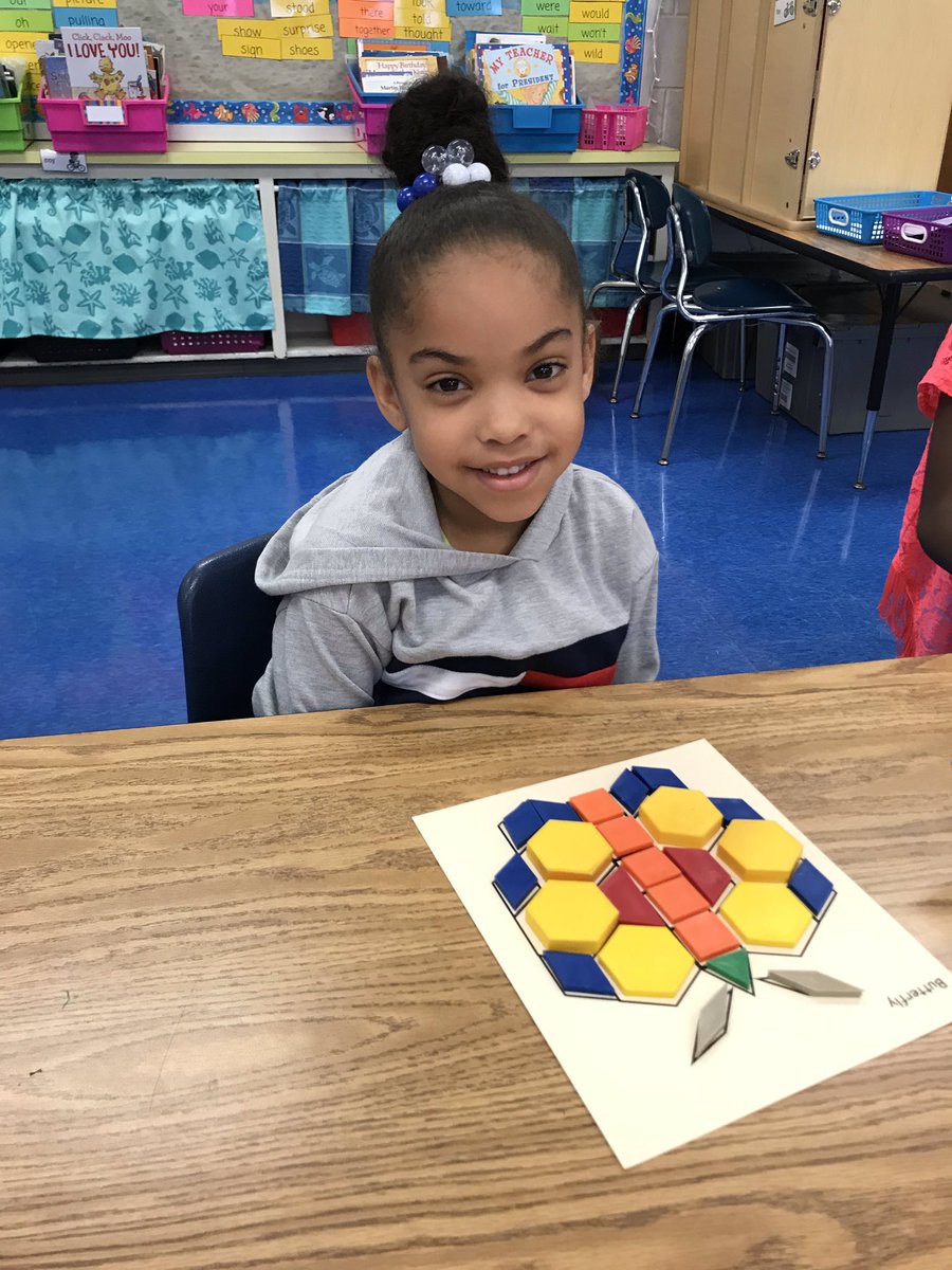 mrslyons109's tweet photo. Shape fun after our big test! #firstgradefun #HESScholars @Wildcats_Land @HighlandsAP https://t.co/H678AP7Rse