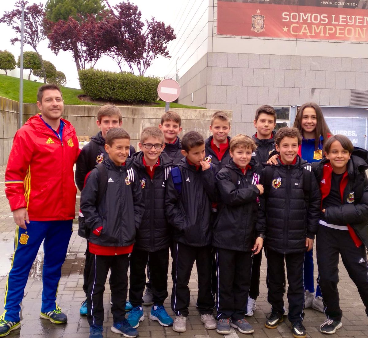 ⚽️ Te toca disfrutar peque‼️

#VamosFede <a href="/EscuelaRFEF/">Escuela RFEF</a>