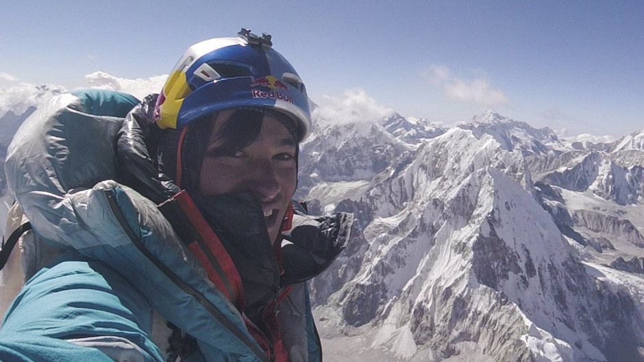 KarakoramClub's tweet photo. The world famous #Austrian #freeclimber David Lama was reportedly caught in an #avalanche in #Canada along with Hansjörg Auer and Jess Rosskelley. There's been no trace found of the three #climbers after the first search and #rescue flight

Fingers crossed for some positive news! https://t.co/GUeiHEr0ga